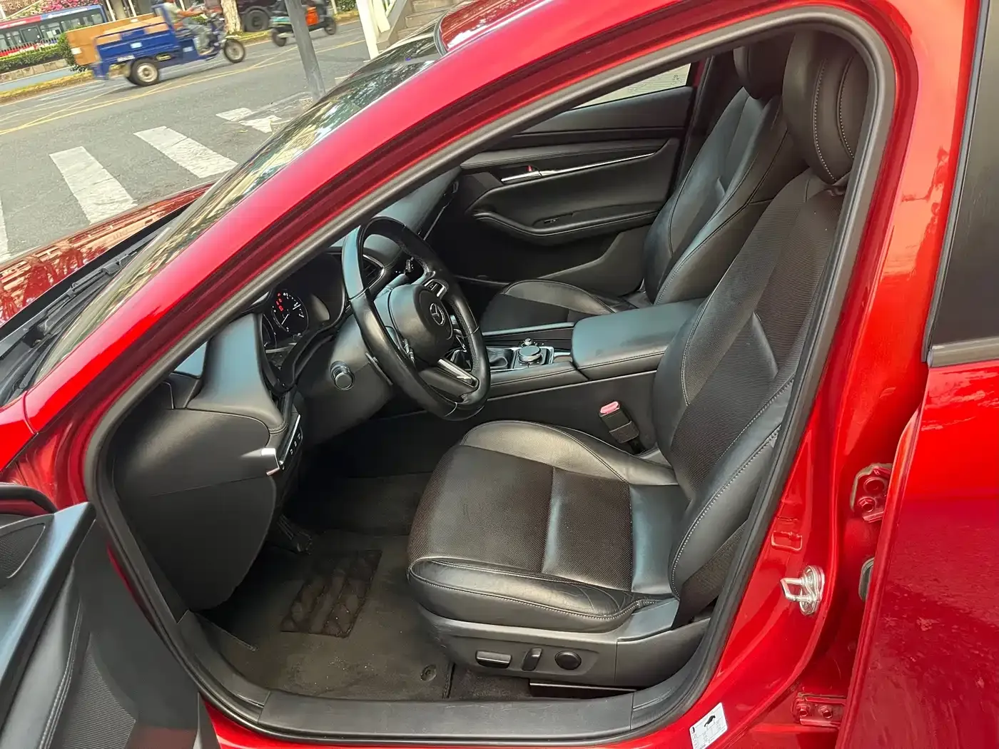 Mazda Mazda3 Axela 2.0L Automatic Zhi Hao Edition 2020 — фото 7