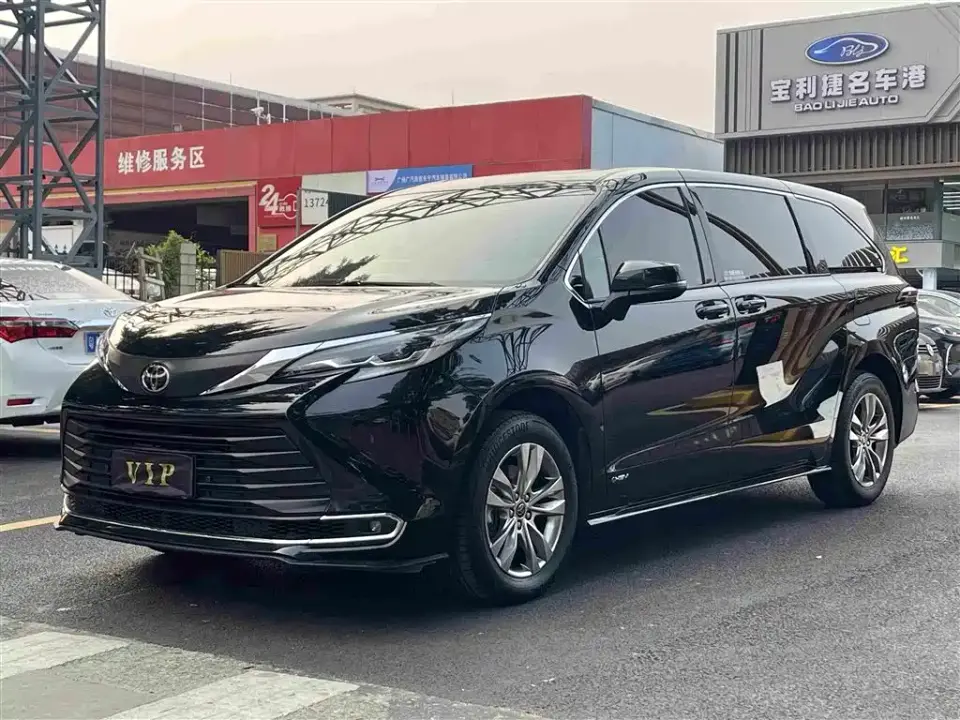 Toyota Sienna 2.5L Hybrid Comfort Edition 2024