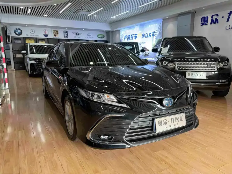 Toyota Camry Hybrid 2.5HGVP Leading Edition 2022