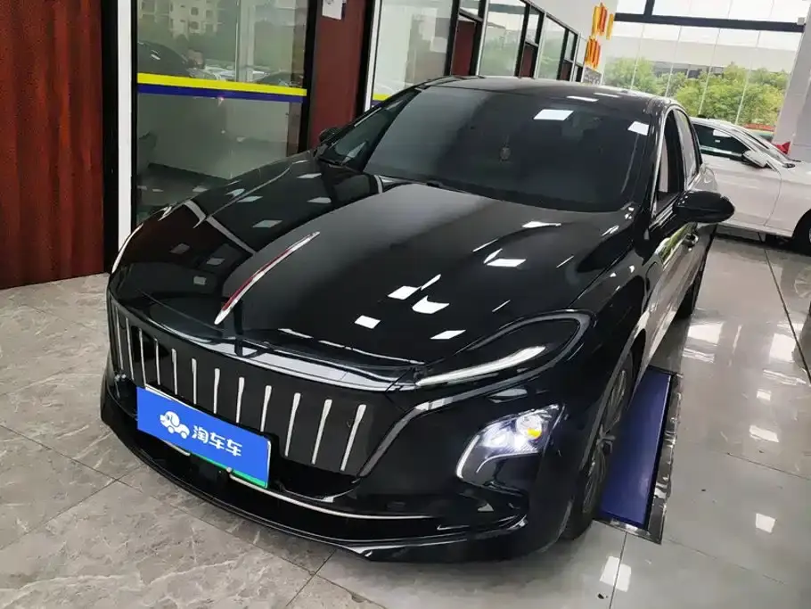 Hongqi E-QM5 500km Travel Edition 2024