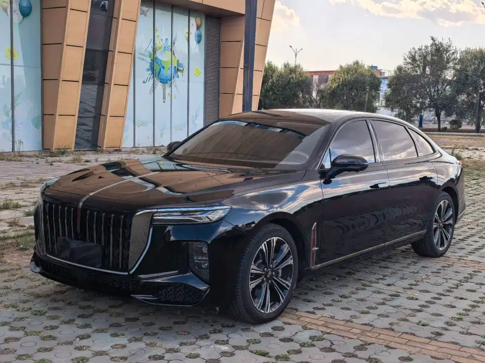 Hongqi H9 2.0T Qi Enjoy Private Fashion Edition 2025
