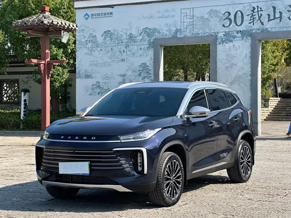 Exeed Lingyun 300T 2WD Starlight Edition 2024