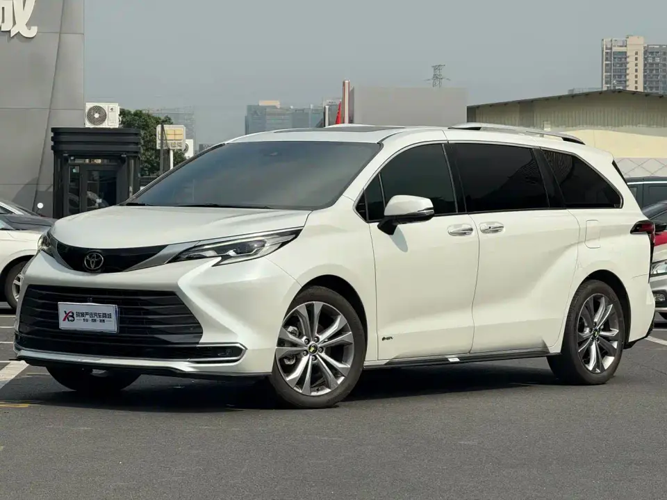 Toyota Sienna 2.5L Hybrid Supreme Edition 2024