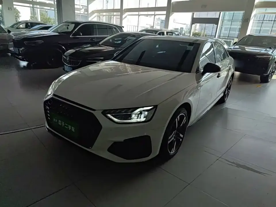 Audi A4L 40 TFSI Luxury Dynamic 2022