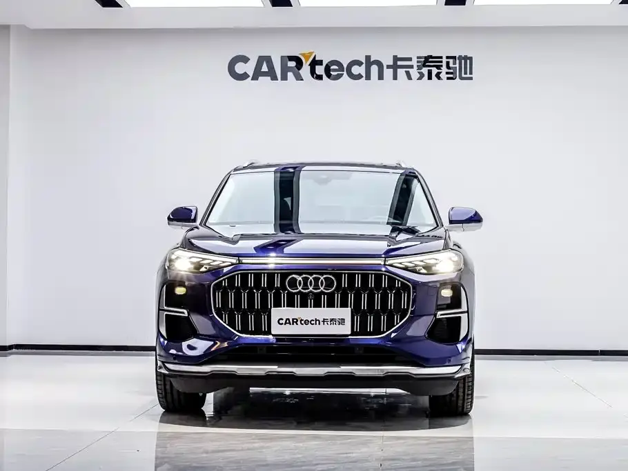 Audi Q6 45 TFSI quattro Uniform Cloud Yulin Package 2023