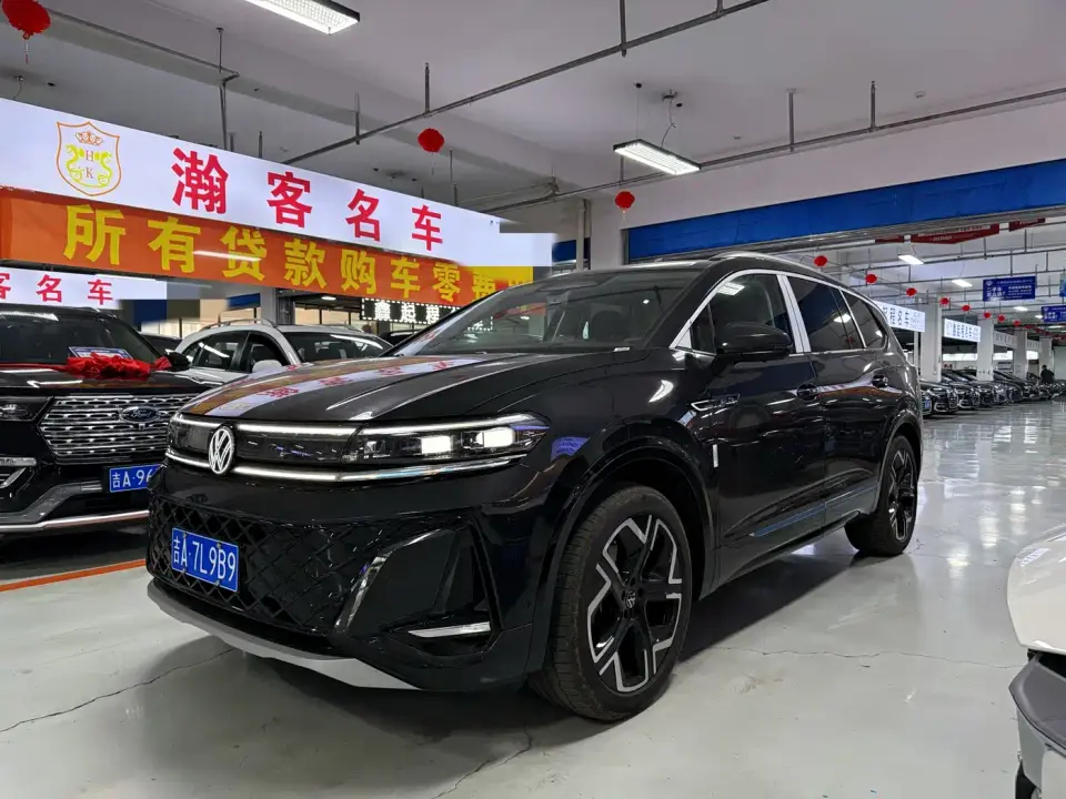 Volkswagen Talagon Model Year Facelift 450TSI 4WD Flagship 6-seater 2026