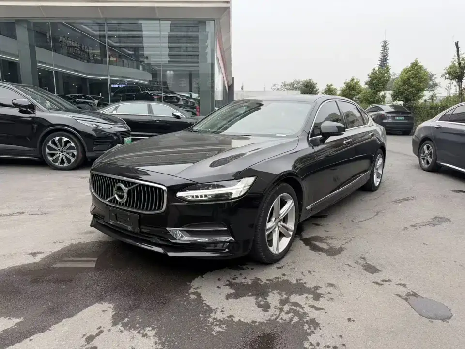 Volvo S90 T5 Momentum 2019