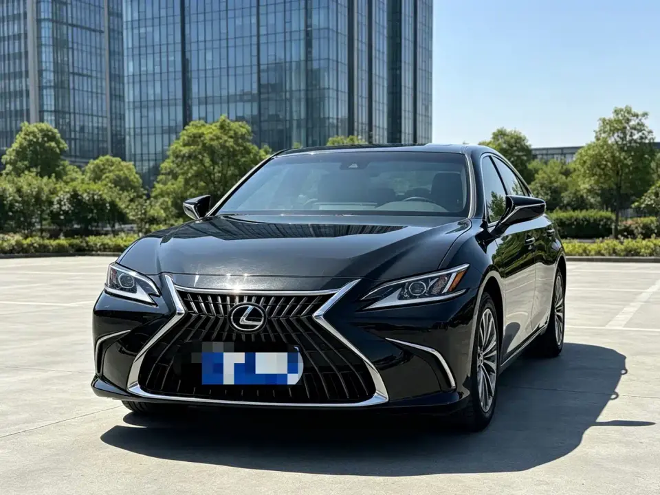 Lexus ES 200 Excellence Edition 2023