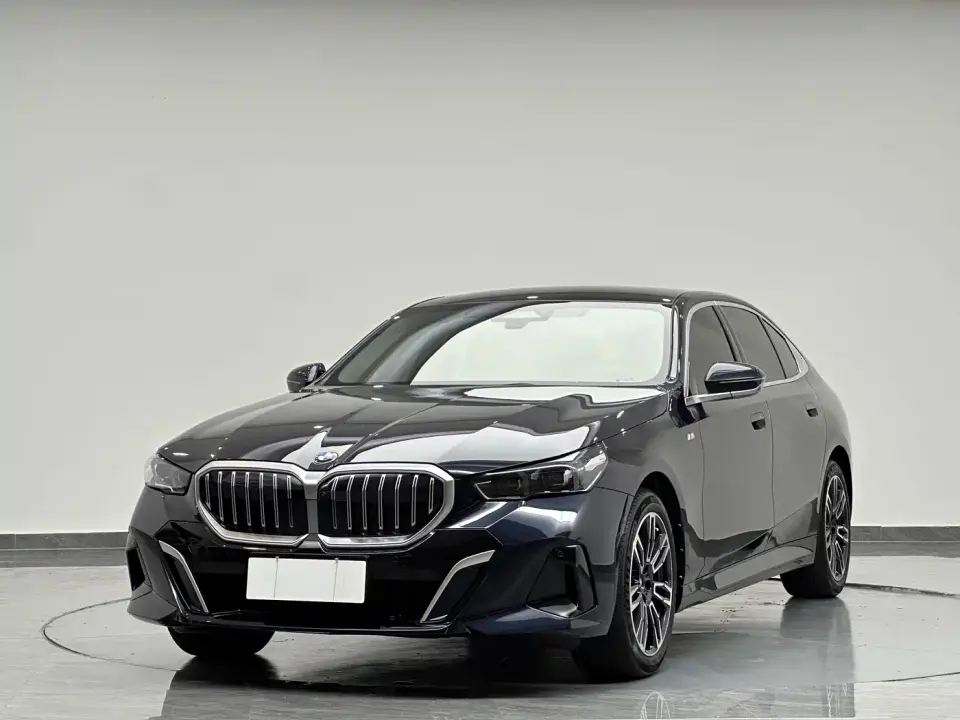 BMW 5 Series 530Li Leading M Sport Package 2024