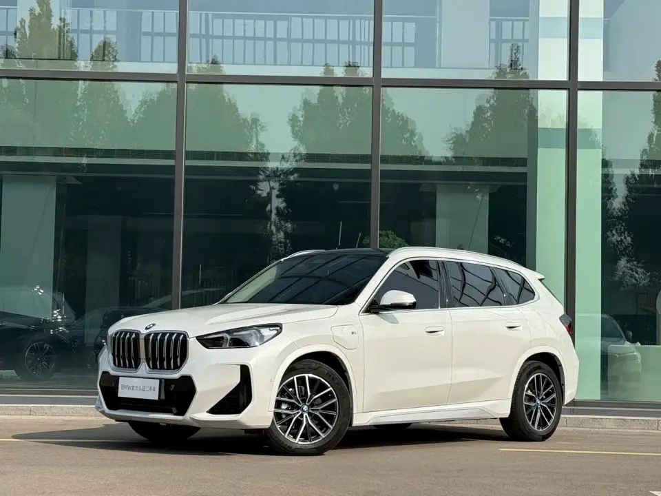 BMW iX1 eDrive25L M Sport Package 2025