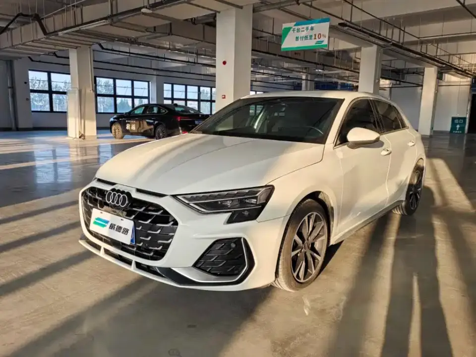 Audi A3 Sportback 35TFSI Flying Premium 2025