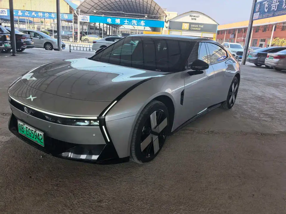 XPeng P7 702km Long Range Edition 2025