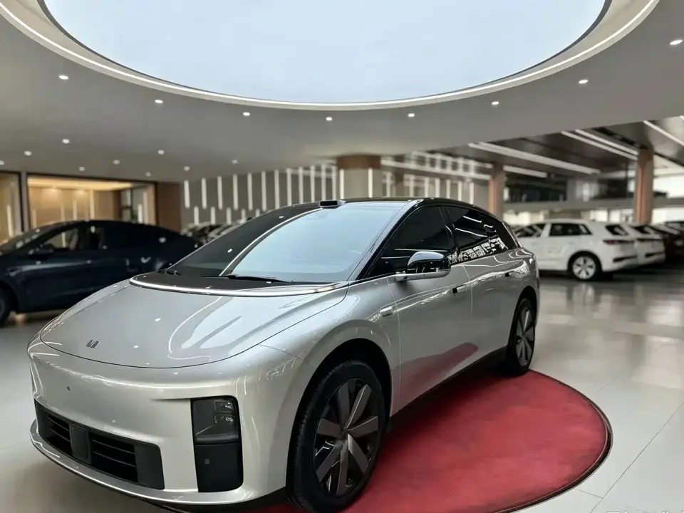 Li Auto i6 4WD Base Model 2026