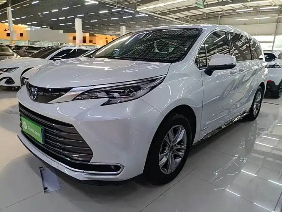 Toyota Sienna 2.5L Hybrid Ultimate Edition 2022