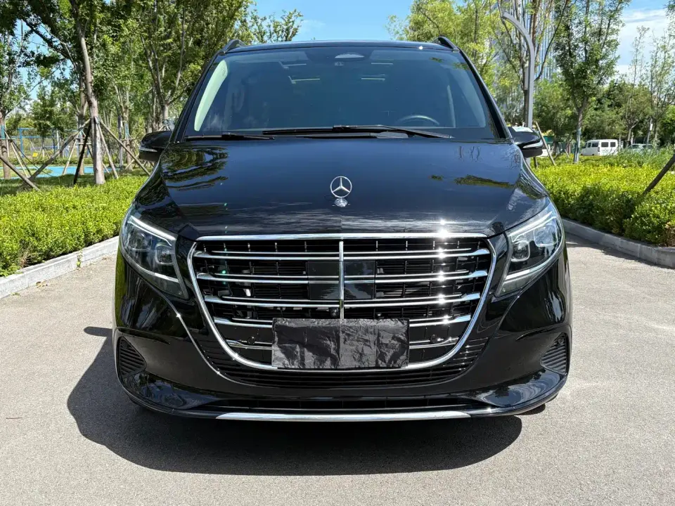 Mercedes-Benz V-Class V 300 L Long Wheelbase Luxury Edition 2025