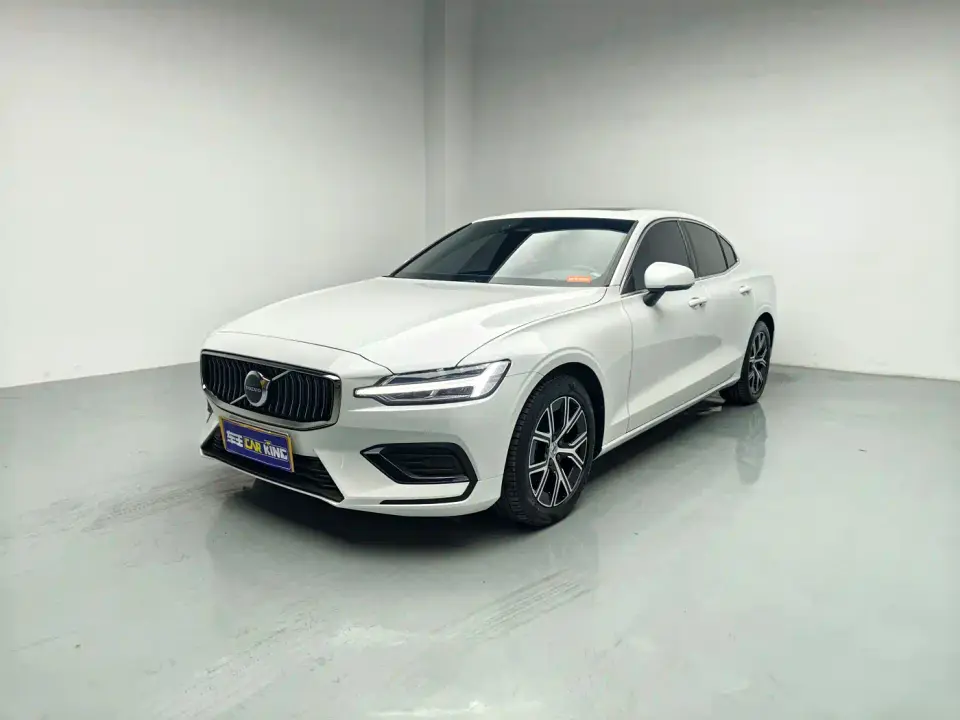 Volvo S60 B4 Smart Luxury Edition 2024