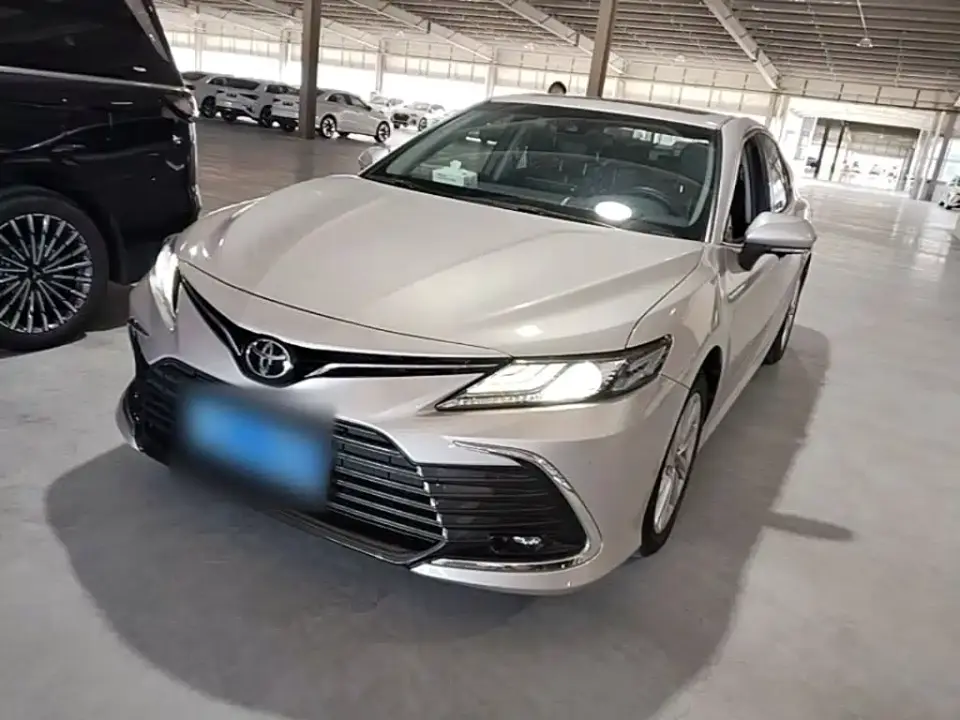 Toyota Camry 2.0G Luxury Edition 2022