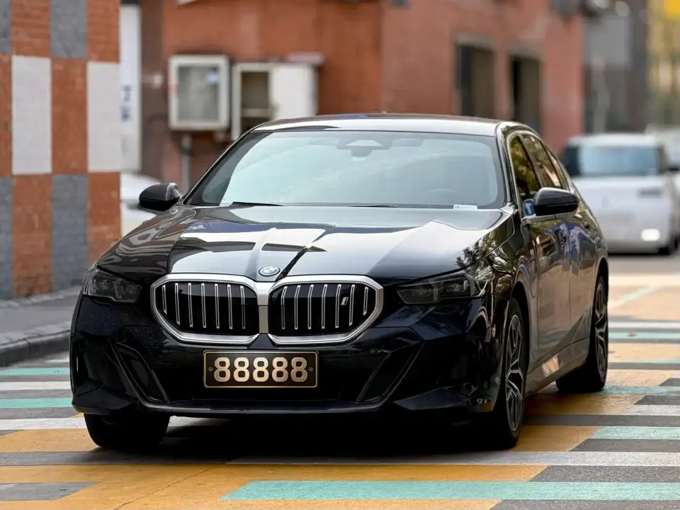 BMW i5 eDrive 35L Premium Model M Sport Package 2025