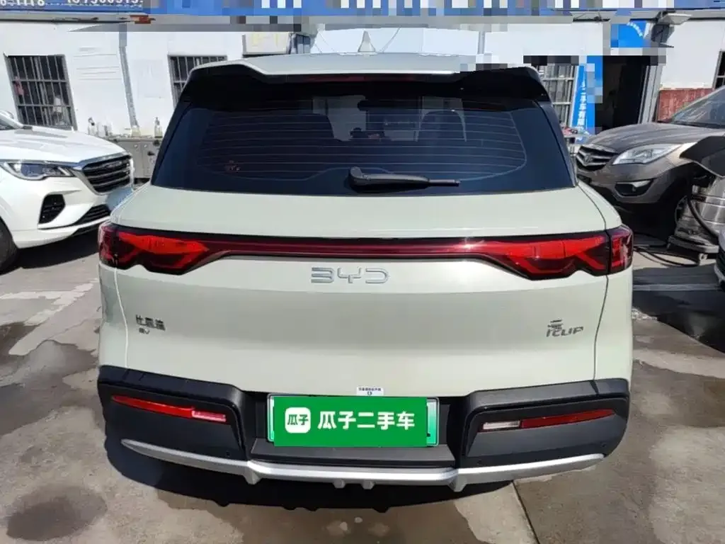 BYD Yuan UP 301KM Leading Edition 2024 — фото 5