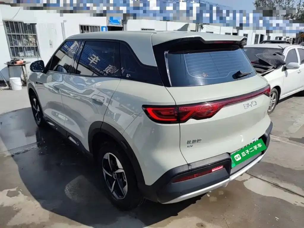 BYD Yuan UP 301KM Leading Edition 2024 — фото 4