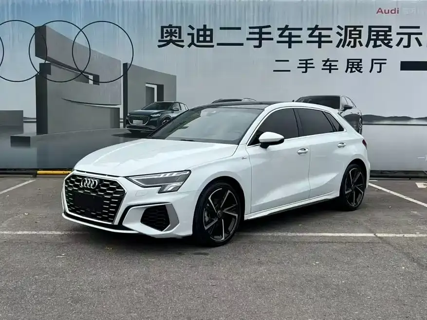 Audi A3 Model Sportback 35 TFSI Fashion Sport 2024