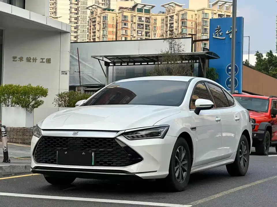 BYD Qin PLUS Glory Edition DM-i 55KM Leading 2024