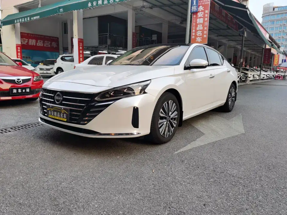 Nissan Teana 2.0L SV Black Gold Edition 2025