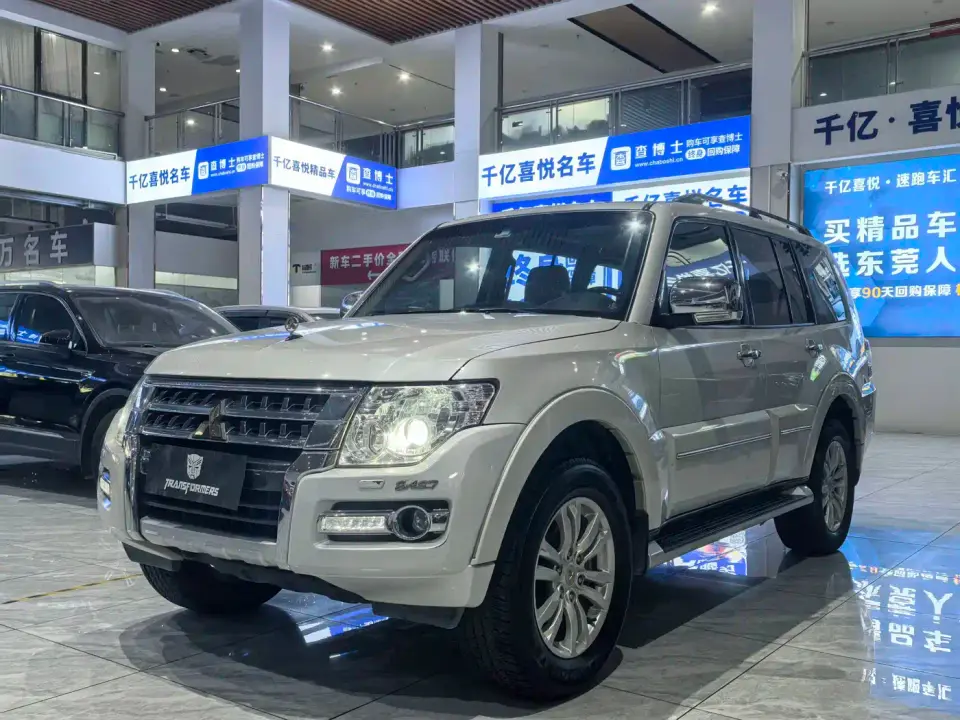 Mitsubishi Pajero (Import) 2019