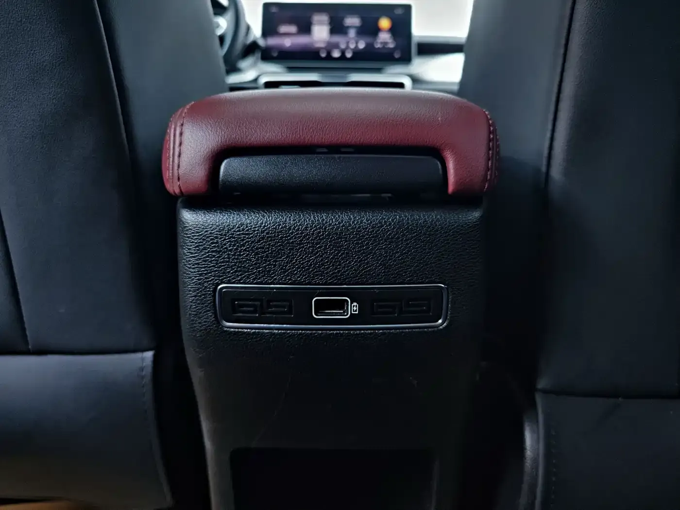 Geely Binyue 1.4T DCT Diamond Edition 2021 — фото 16