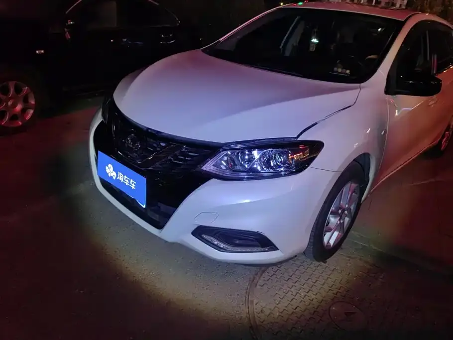 Nissan Tiida 1.6L CVT Cool Edition 2021