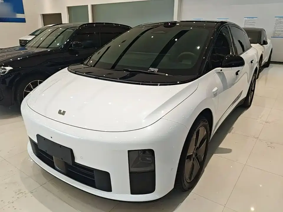 Li Auto i6 2WD Base Model 2026