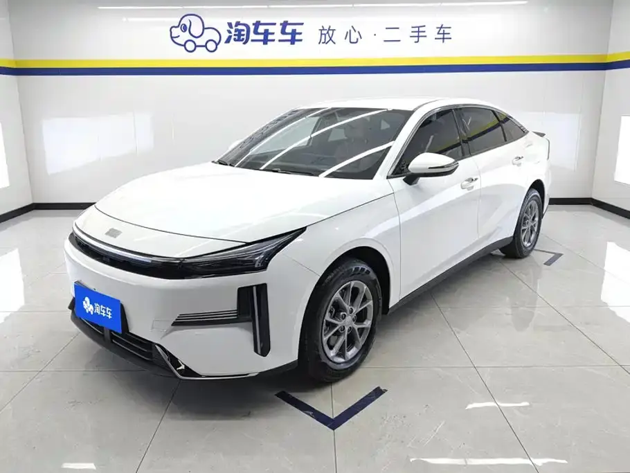 Geely Galaxy Galaxy L6 EM-i 60km Voyage Edition 2025