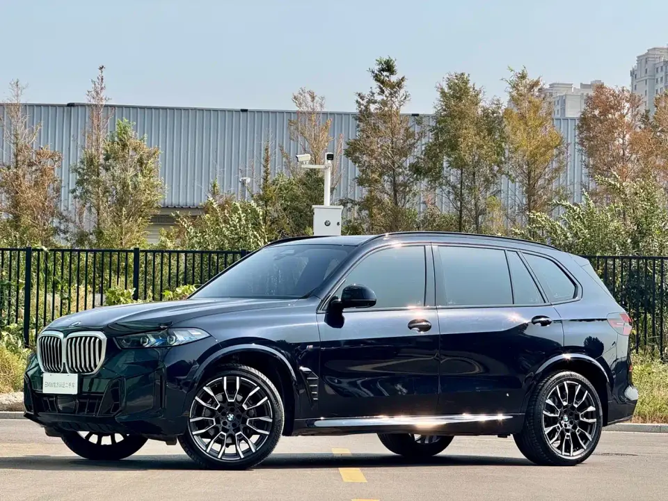 BMW X5 xDrive 40Li M Sport Black Night Package 2023