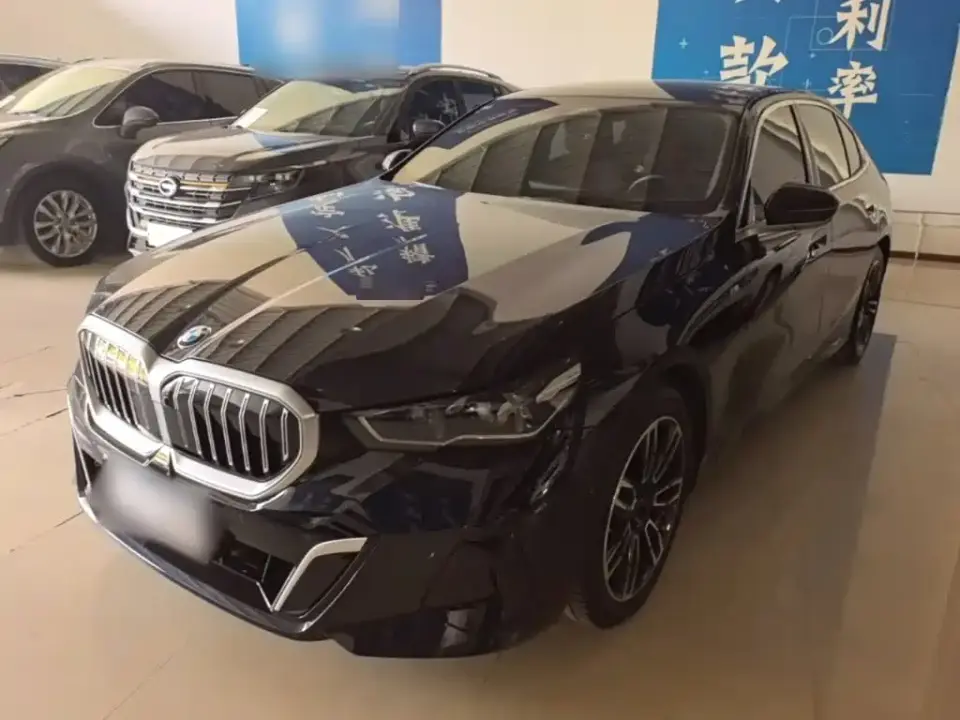 BMW 5 Series 530Li Leading M Sport Package 2025