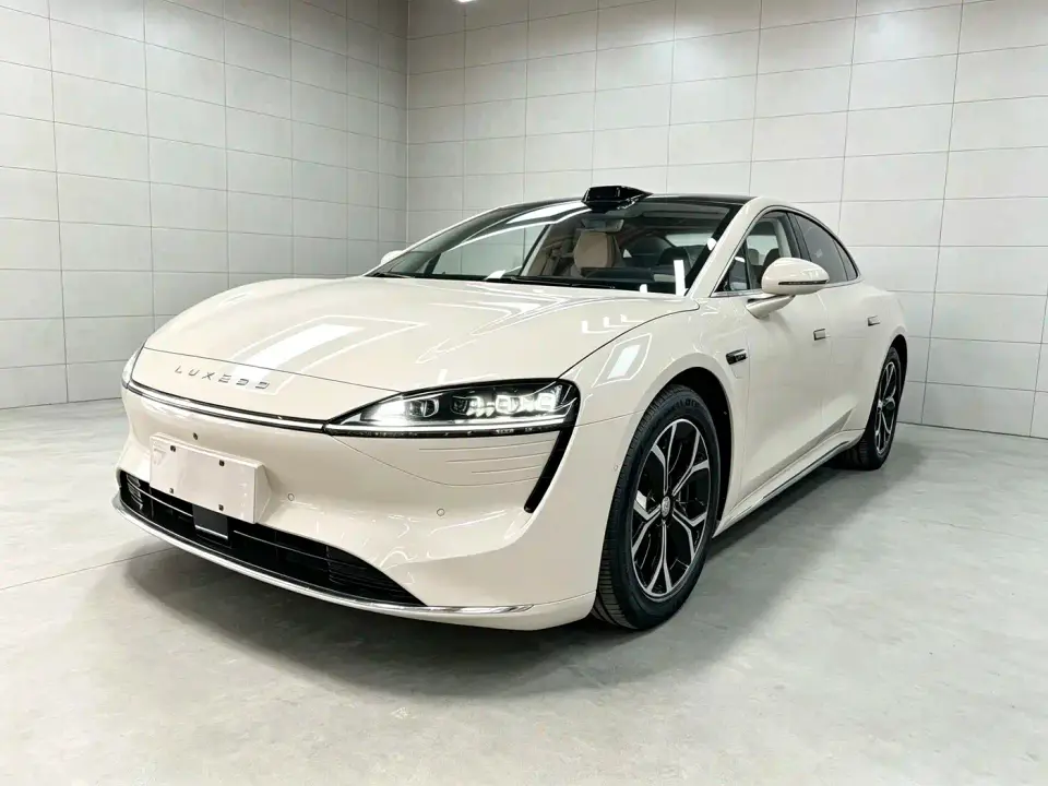 Zhijie S7 855km Max 2025