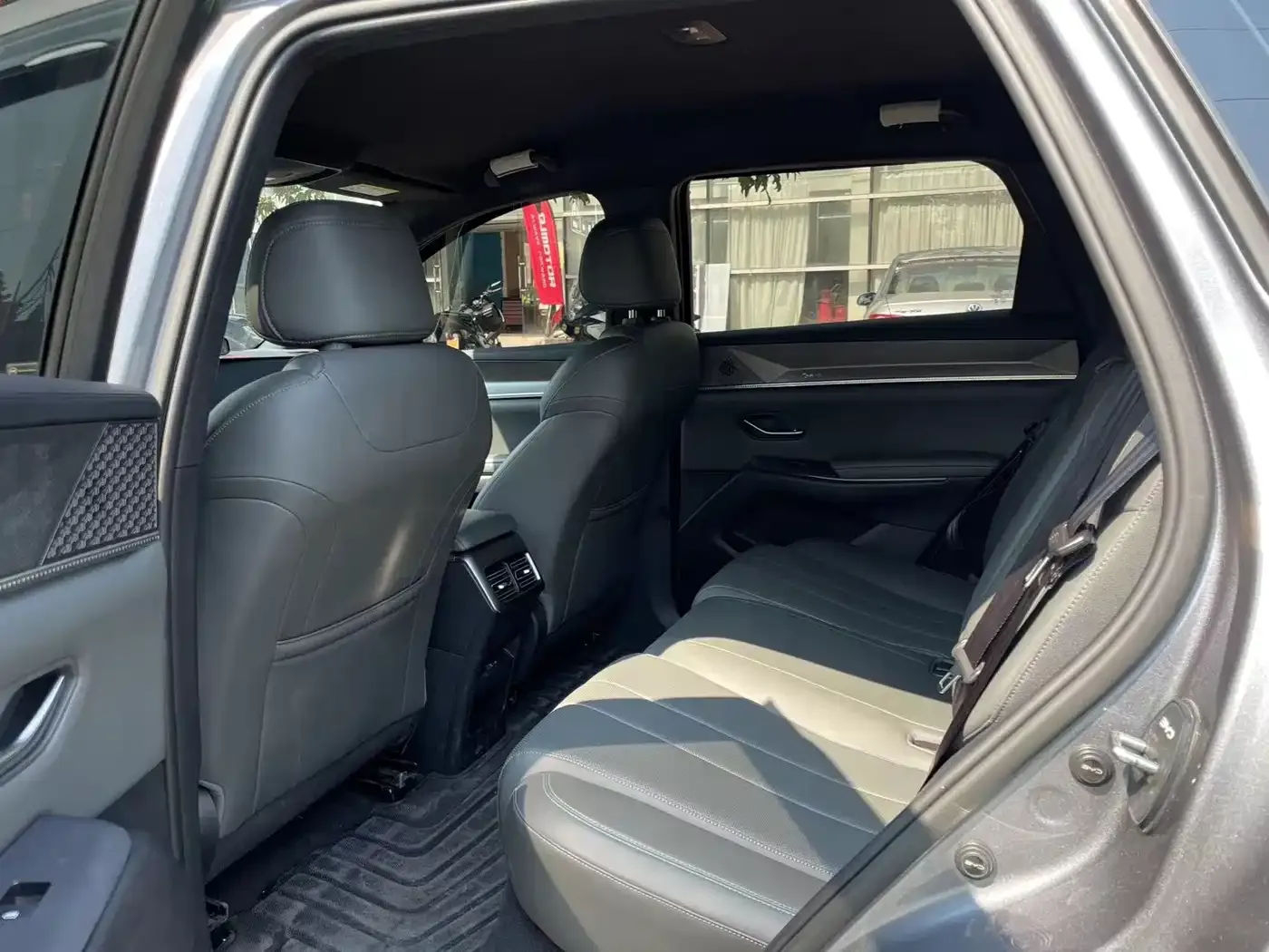 BYD Song Pro New Energy 2nd Generation Smart Drive Edition DM-i 75KM Leading Type 2025 — фото 9