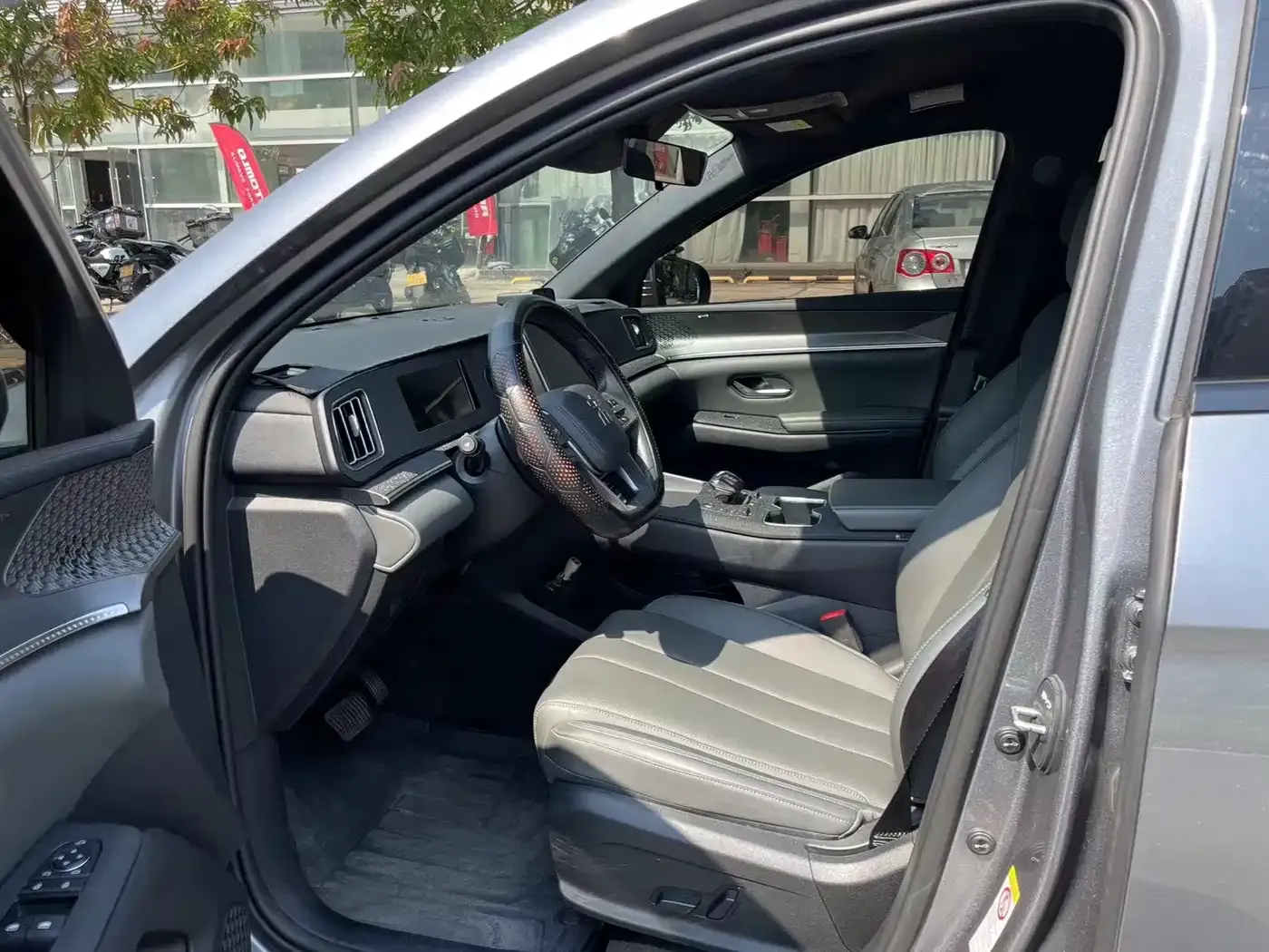 BYD Song Pro New Energy 2nd Generation Smart Drive Edition DM-i 75KM Leading Type 2025 — фото 7