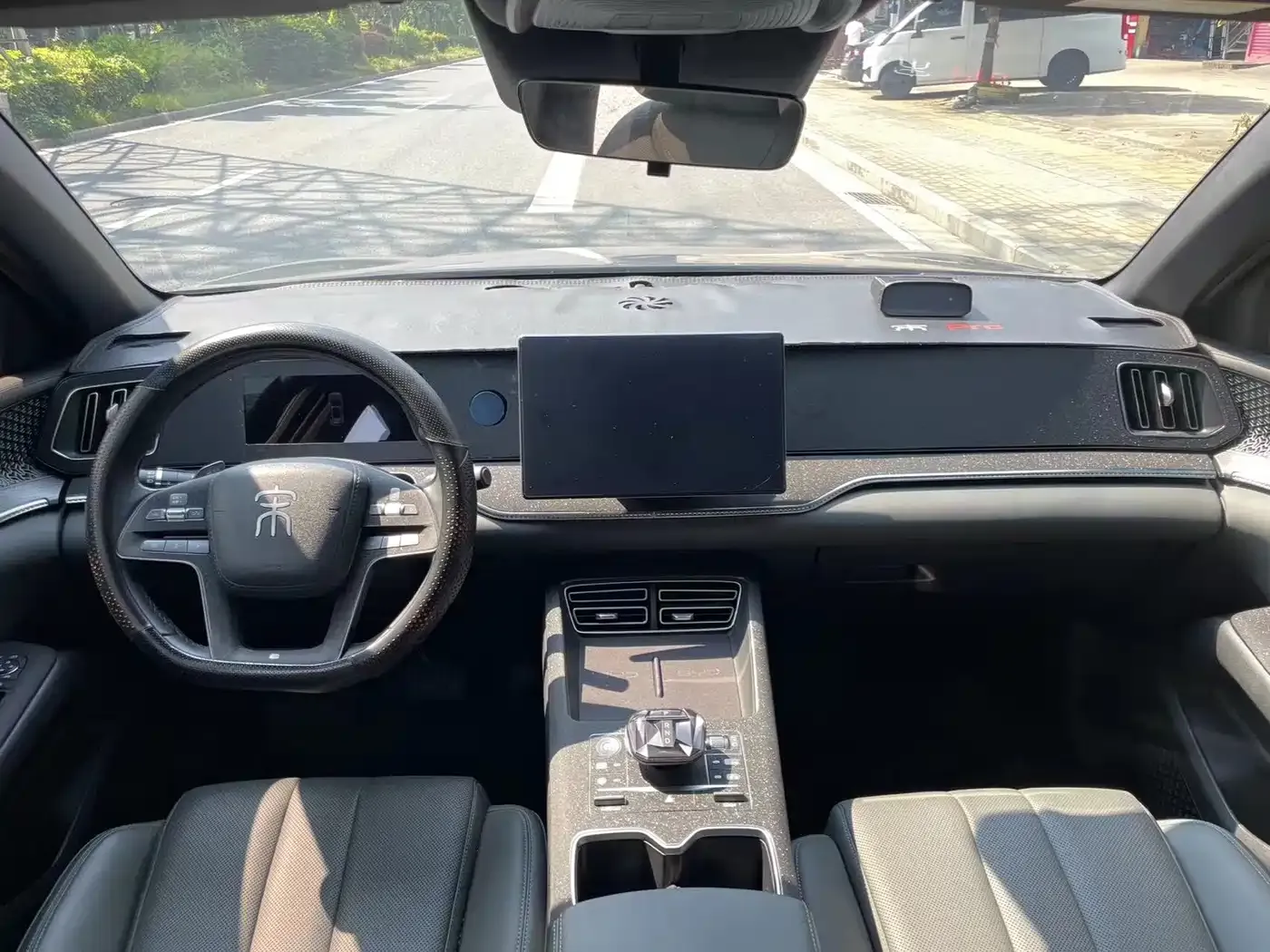 BYD Song Pro New Energy 2nd Generation Smart Drive Edition DM-i 75KM Leading Type 2025 — фото 8
