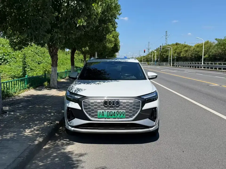Audi Q4 e-tron 40 e-tron Creation Night Edition 2025