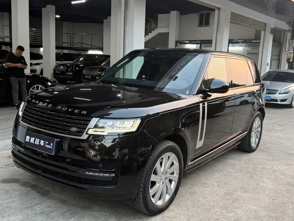 Land Rover Range Rover 3.0 L6 400PS Golden Age Extended 7-Seater 2024