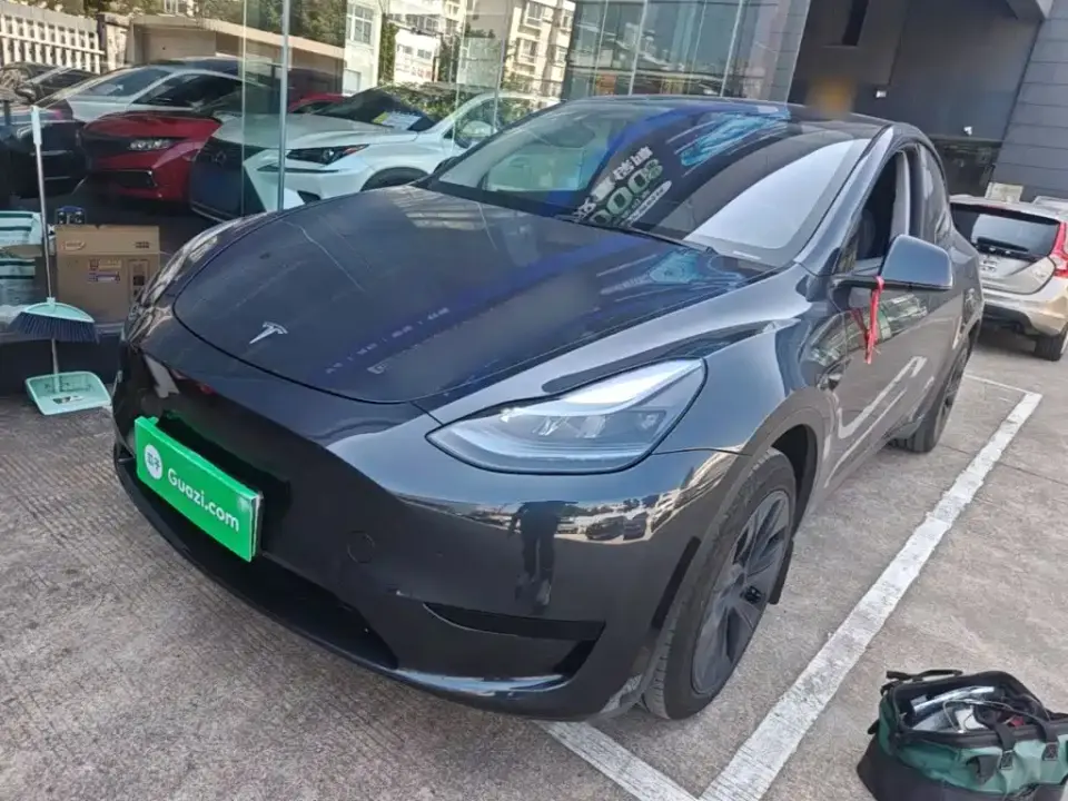 Tesla Model Y Rear-Wheel Drive Version 2024