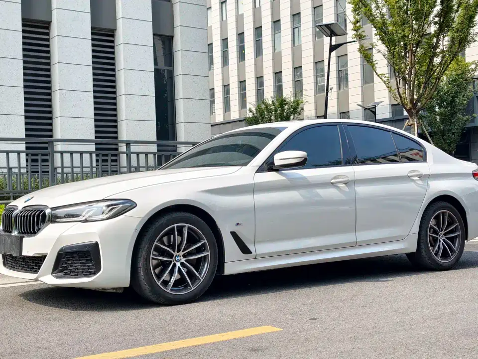 BMW 5 Series (Import) 525i M Sport Package 2022