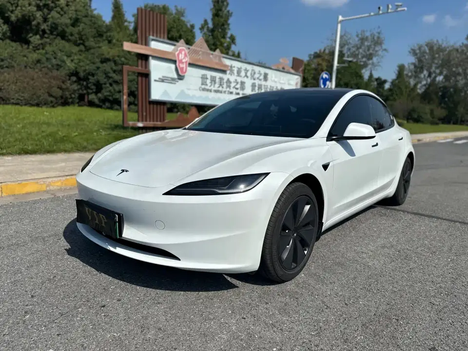 Tesla Model 3 Model Year Facelift Rear-Wheel Drive 2026