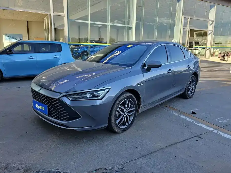 BYD Qin PLUS Champion Edition DM-i 120KM Leading Type 2023