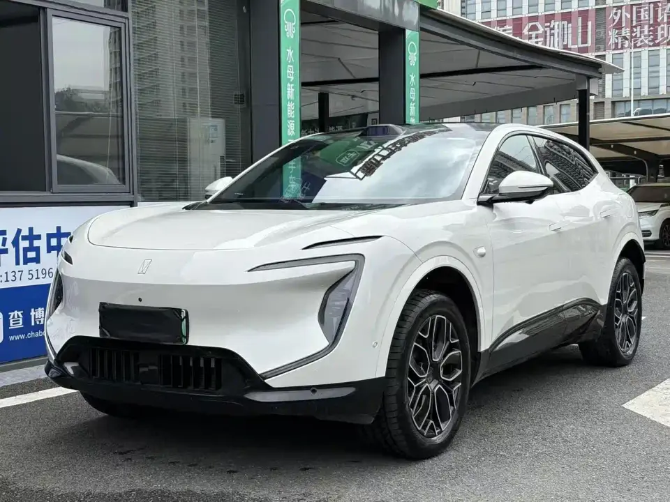 Avatr 07 model Ultra EV AWD 2025