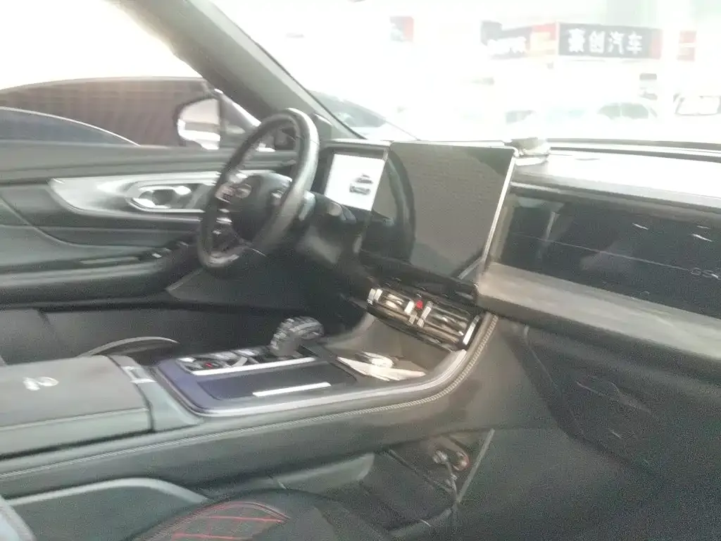 GAC Trumpchi GS8 Navigator Series 2.0TGDI 4WD Luxury Smart Connect Edition 2024 — фото 3