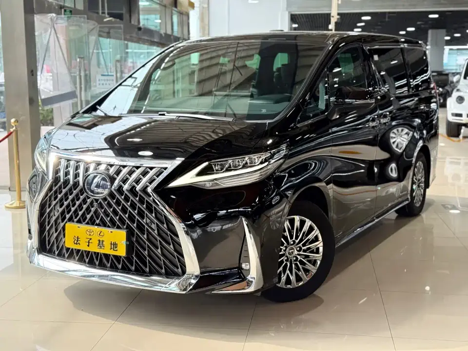 Lexus LM 300h Seven-Seater Elegance Edition 2022