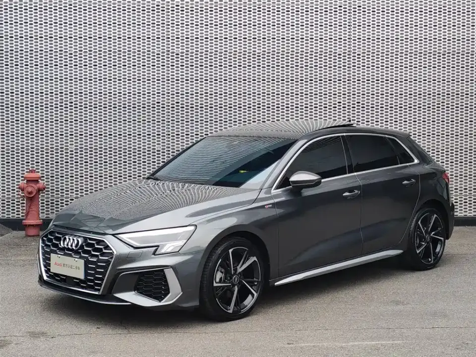 Audi A3 Model Sportback 35 TFSI Fashion Sport 2024