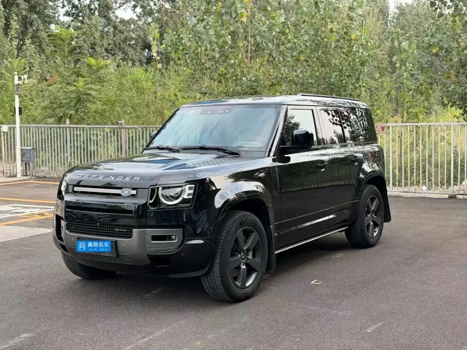 Land Rover Defender Model 110 3.0T P400 X-DYNAMIC HSE 2022