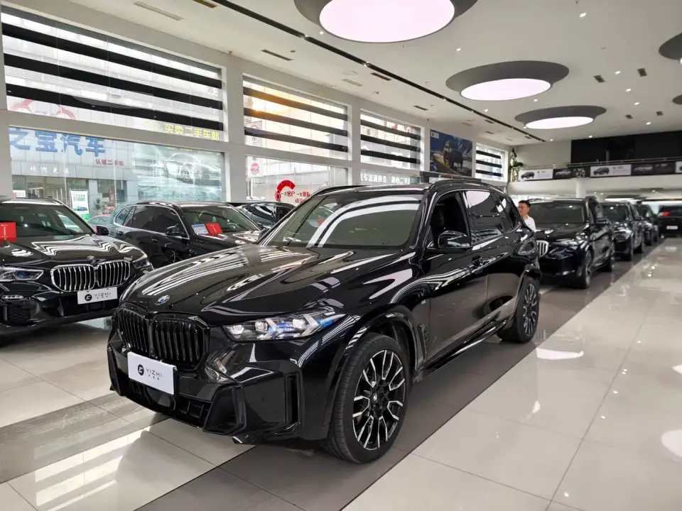 BMW X5 xDrive 40Li M Sport Black Night Package 2024